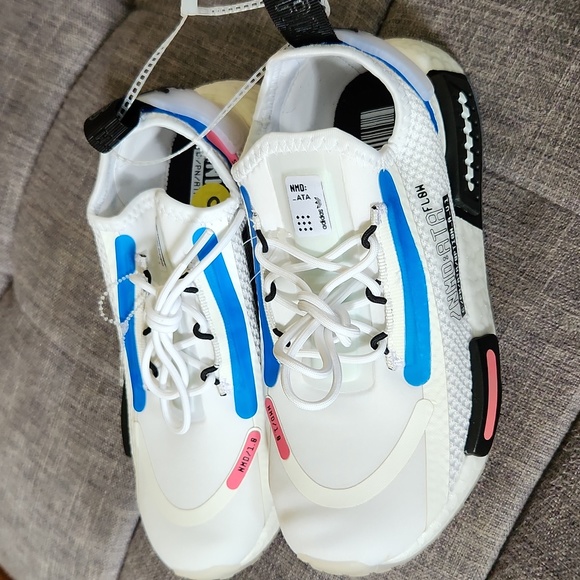 Nwt Adidas NMD_R1 Spectoo 'Cloud White' FZ3209 womens size 5 - Picture 7 of 12